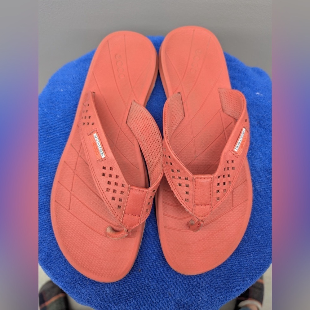 ECCO intrinsic Toffel thong Sandal, Coral Blush, Size Eu40 Women’s size 9